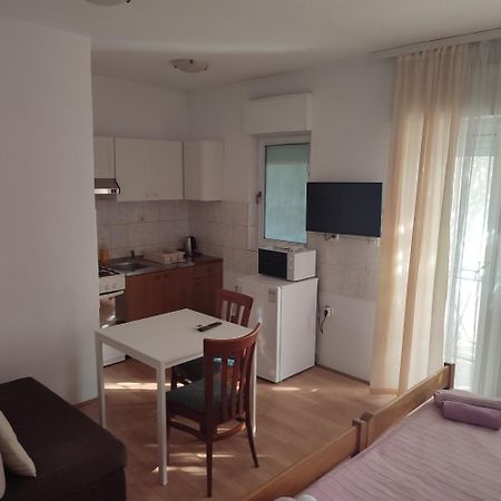 Apartmani Ledenko Kaštela Eksteriør bilde