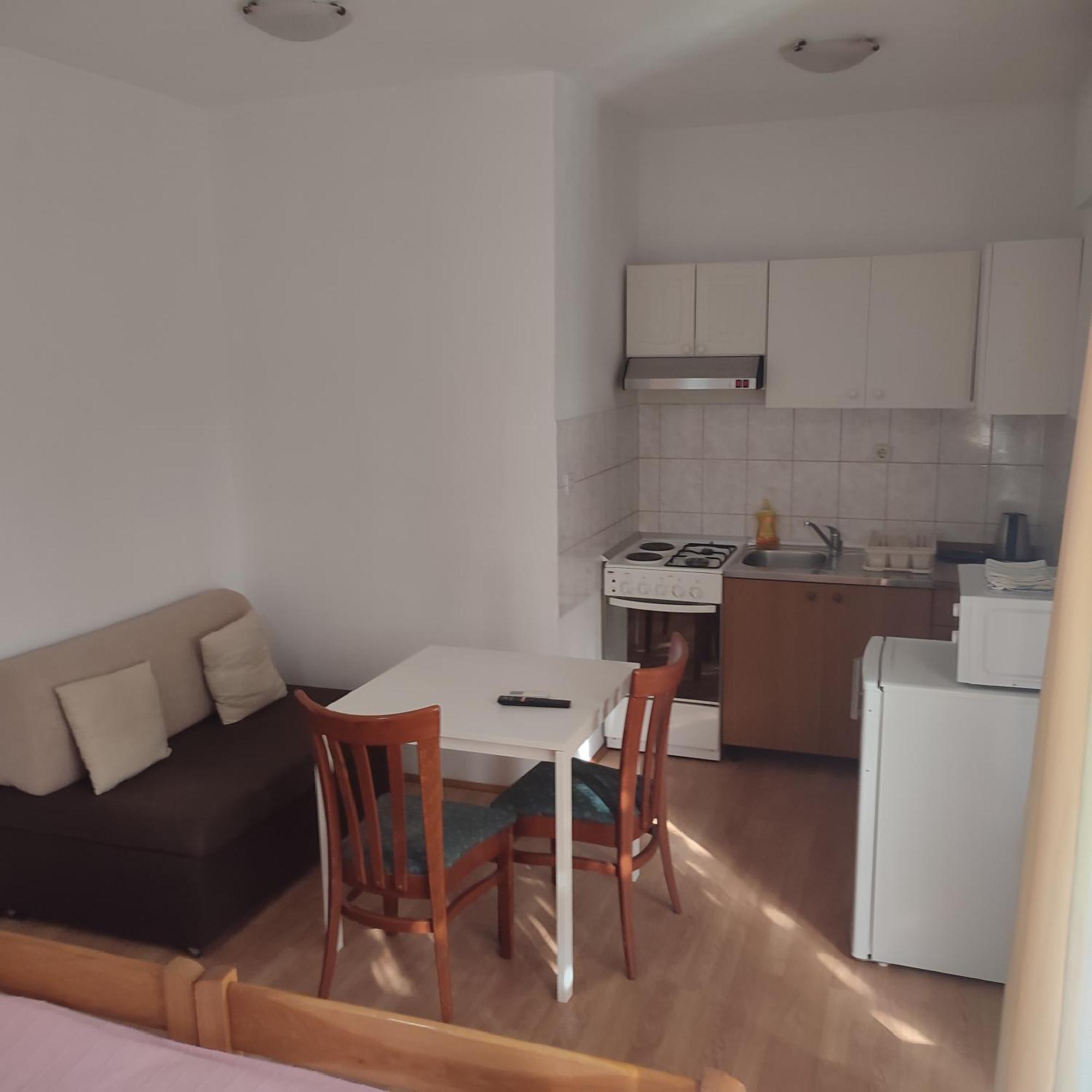 Apartmani Ledenko Kaštela Eksteriør bilde