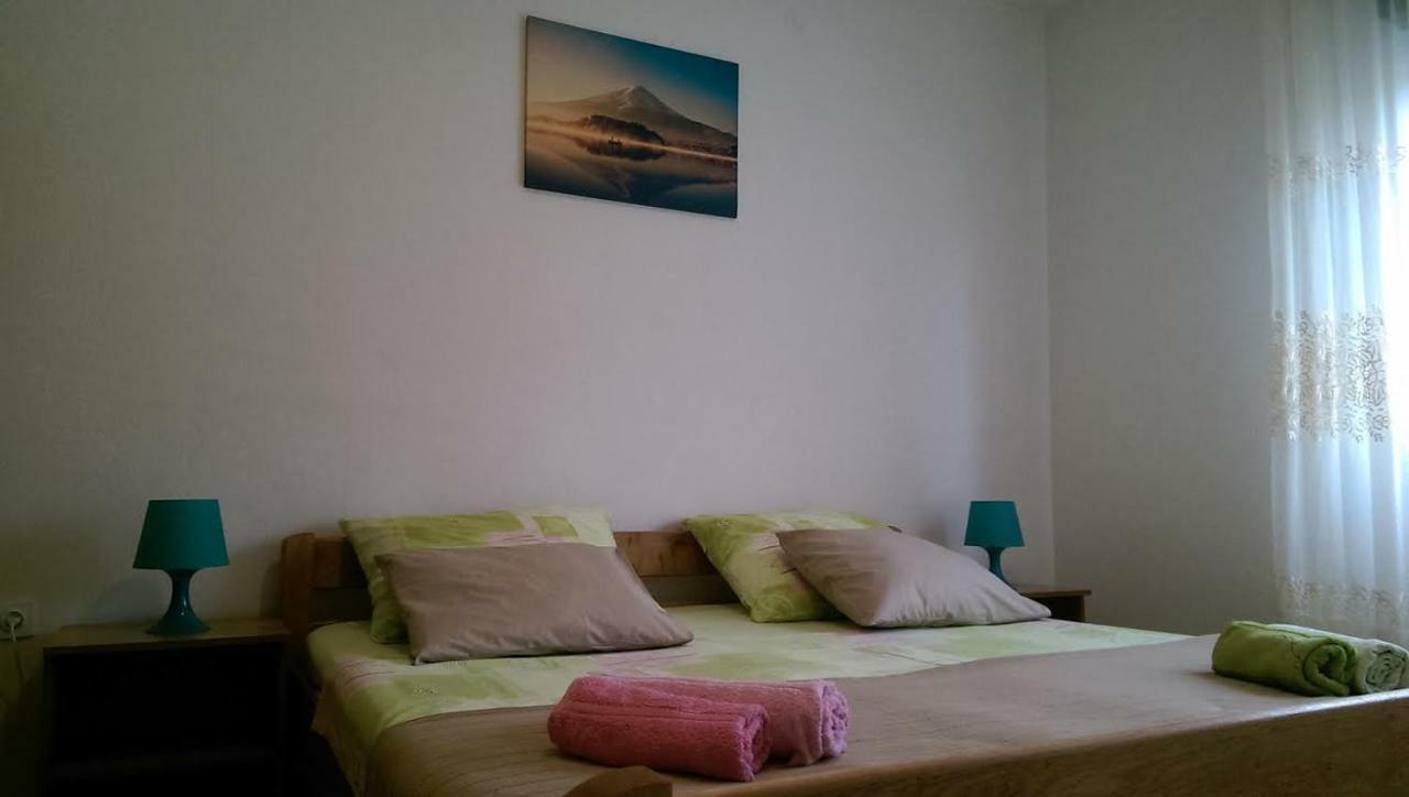 Apartmani Ledenko Kaštela Eksteriør bilde