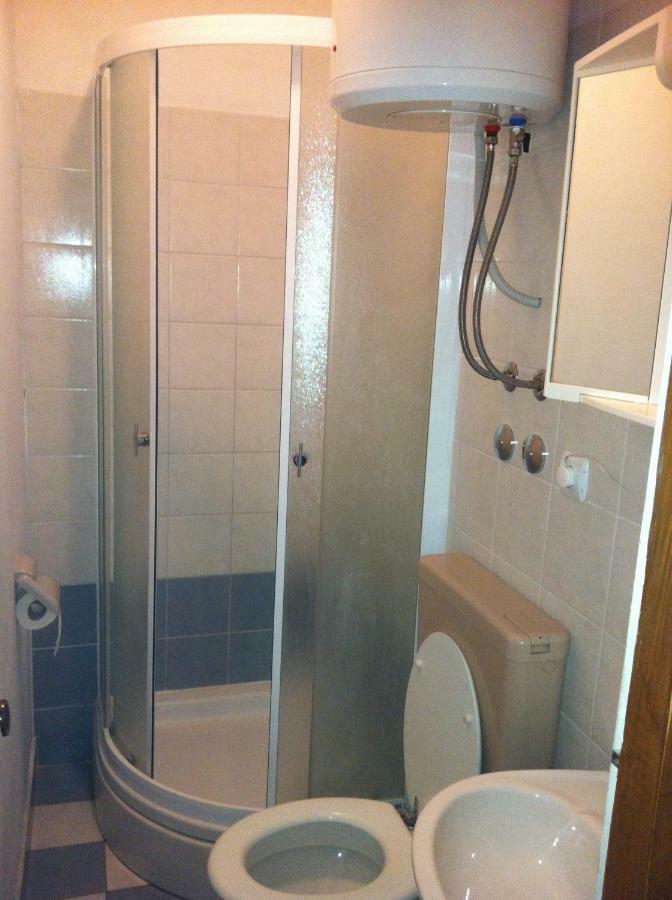 Apartmani Ledenko Kaštela Eksteriør bilde